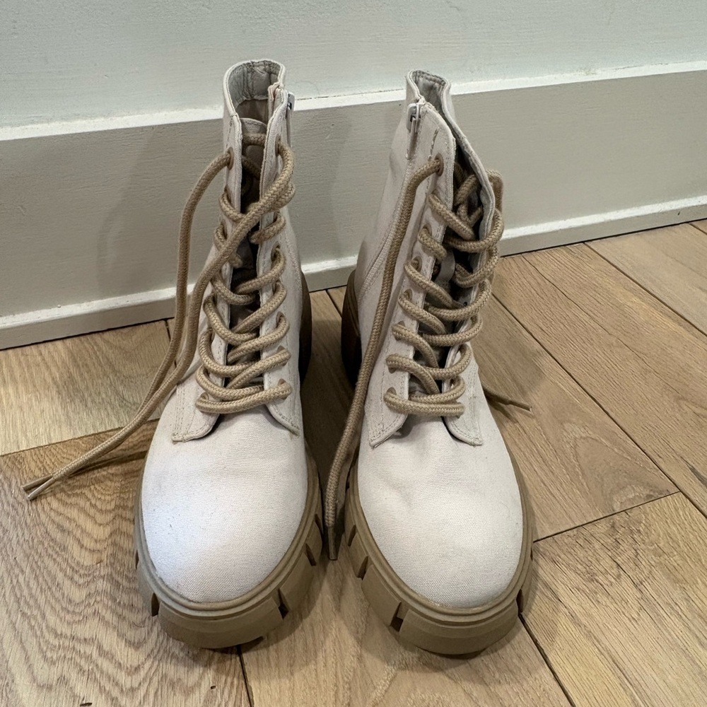 Universal Thread Cream Lace-Up Combat Boots